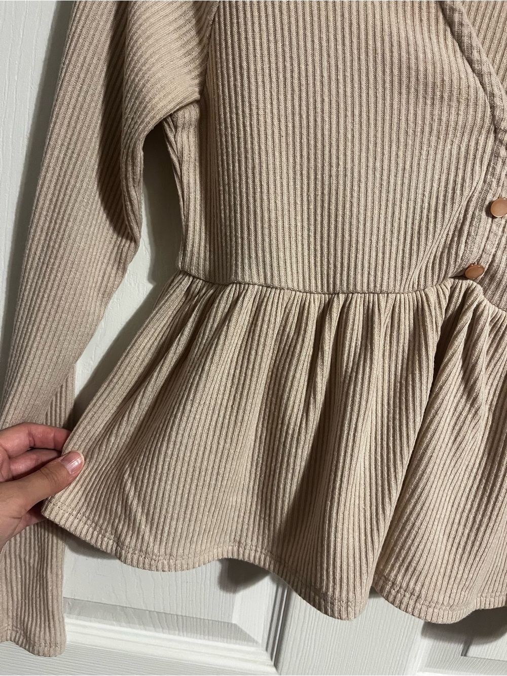 Altar'd State | Taupe Ribbed V-Neck Peplum Top - Sz Medium - Picture 3 of 9
